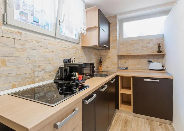 加尼伊斯基亚酒店 3* 马尔切西内