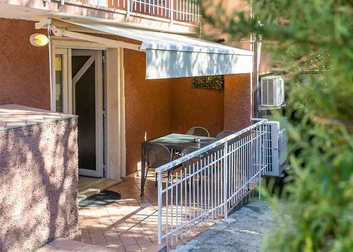 加尼伊斯基亚酒店 3* 马尔切西内