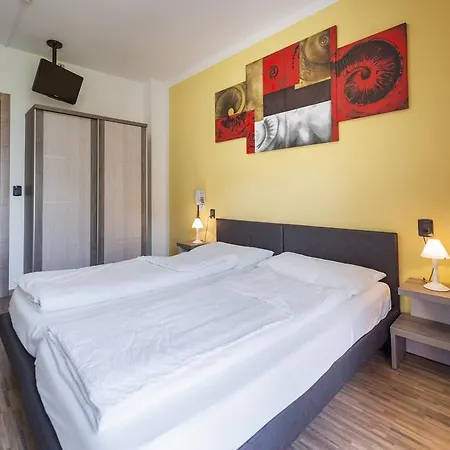 Szálloda Garni Ischia 3*