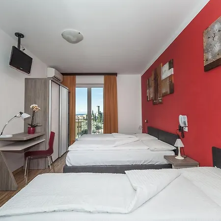 Garni Ischia 3*