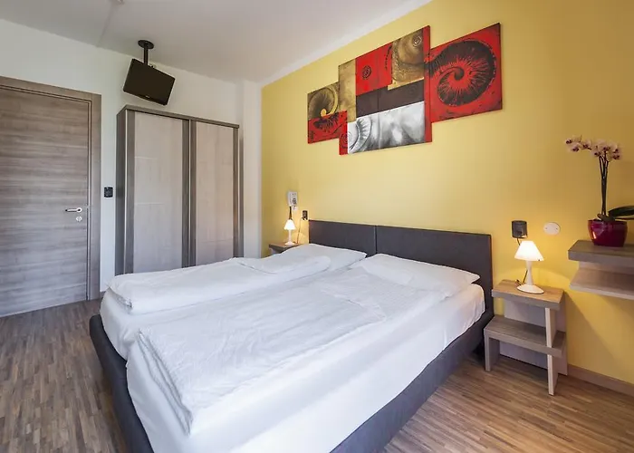 Hotell Garni Ischia 3*